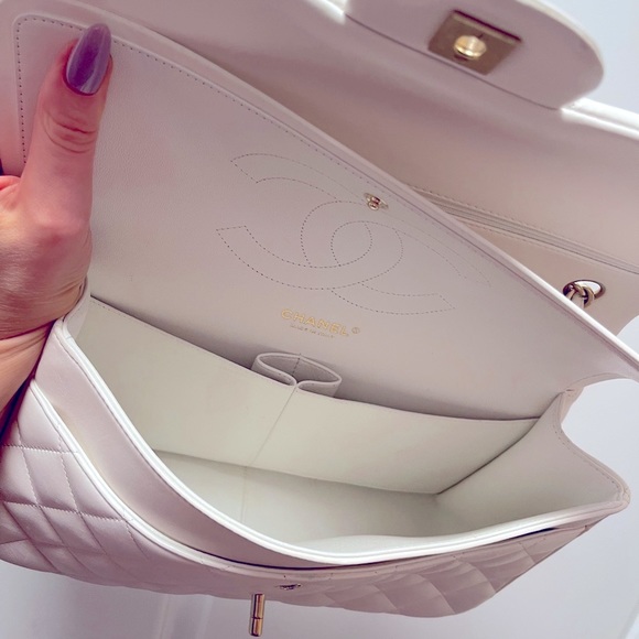 Chanel Classic Flap Bag - Picture 8 of 9